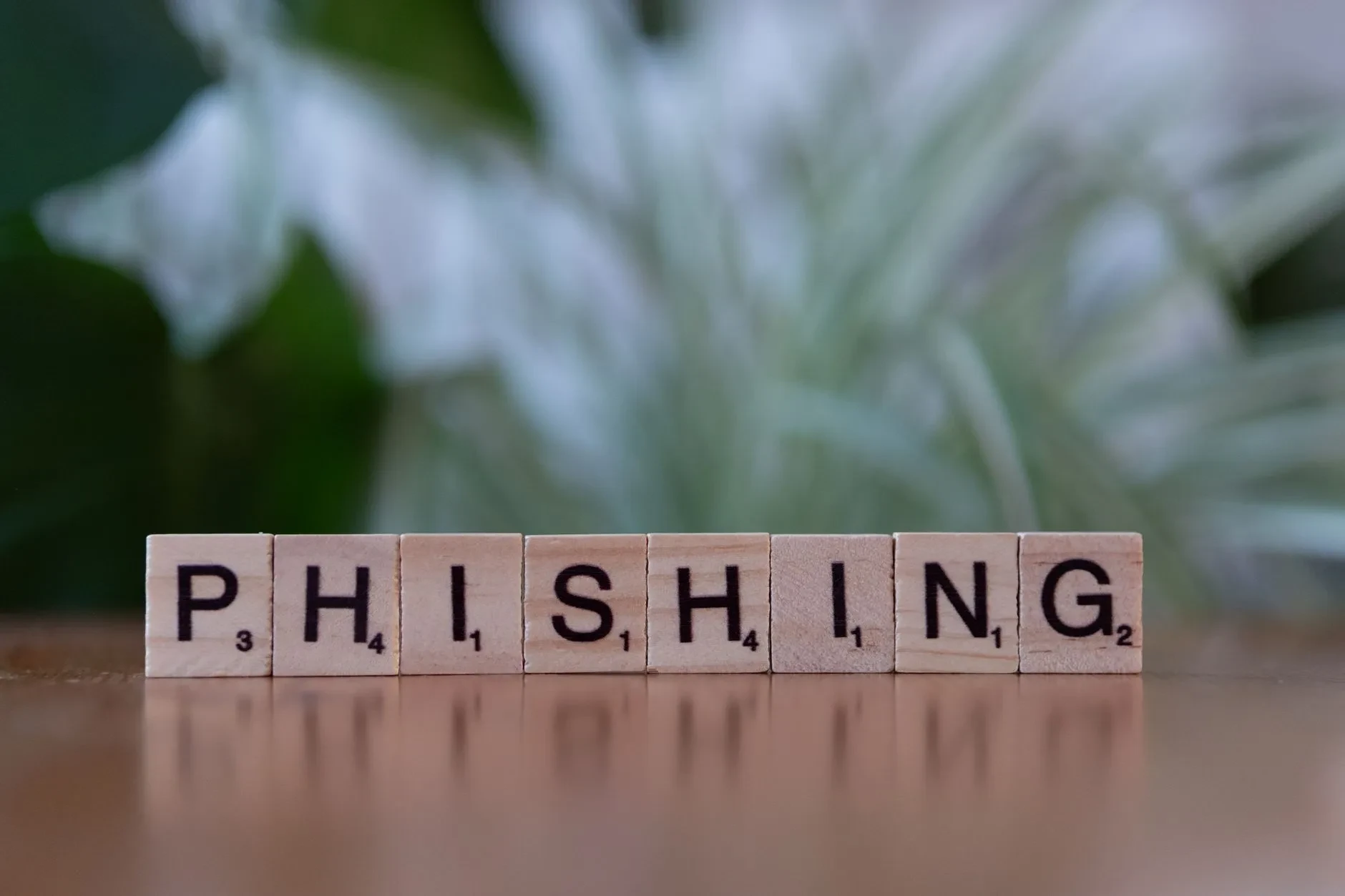 Phishing e truffe via email, come riconoscerle in azienda