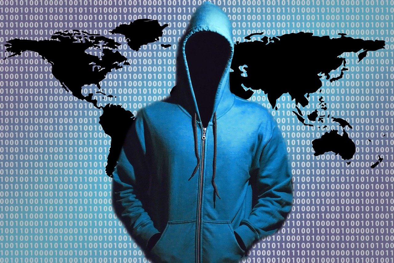 Uno degli Hacker più Ricercati dall’FBI Sfida Apertamente il Governo USA
