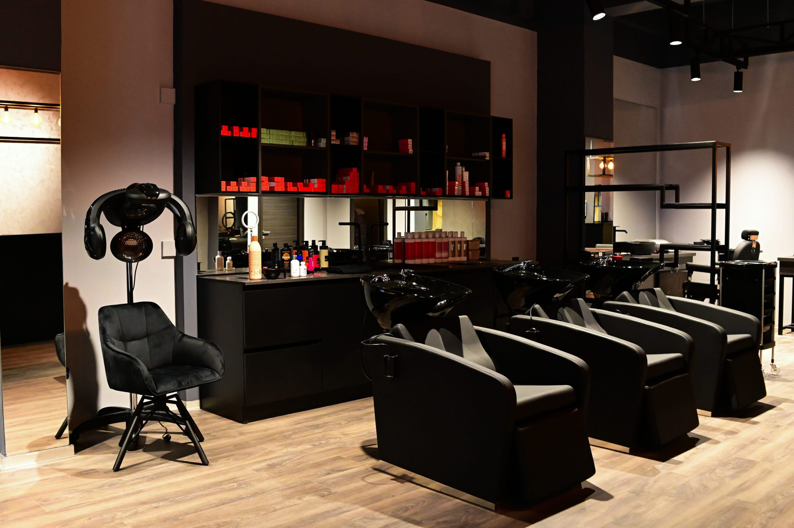 Glitch Hair Studio Salon interni parrucchieria