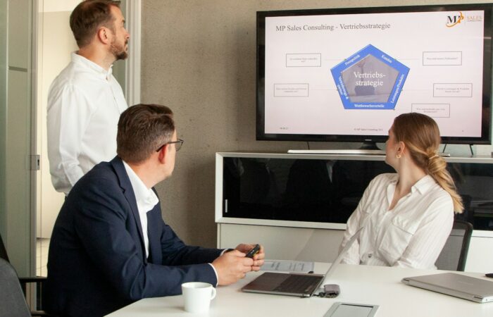 CRM: che cos'è, come funziona e perché migliora le vendite