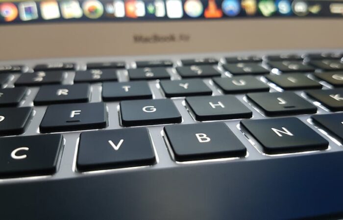 Apple, laptop, prezzo, design, mercato