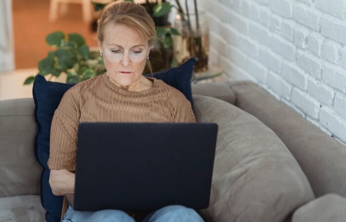 sicurezza digitale, protezione minori, leggi online, app store, verifica età